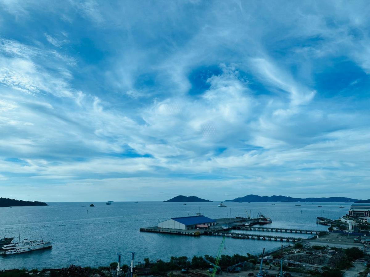 Jesselton Quay - Suite 1 By Staycation Suites Kk Кота-Кинабалу Экстерьер фото